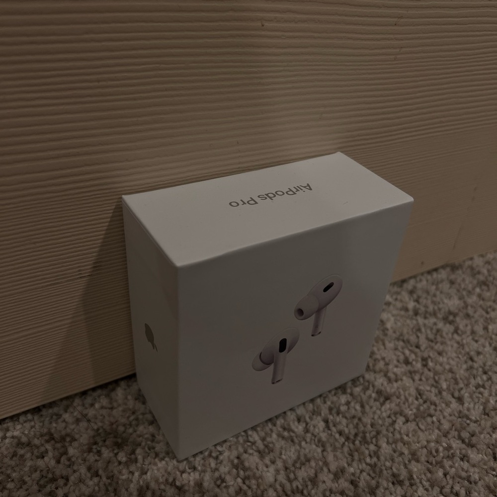 Apple AirPods Pro Box in White